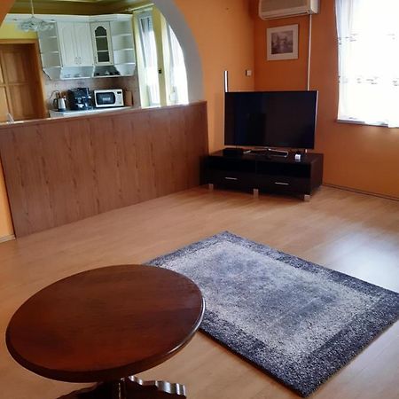 Gabor Pal 1 Apartman 1 Szoba Dunafoldvar Exteriör bild