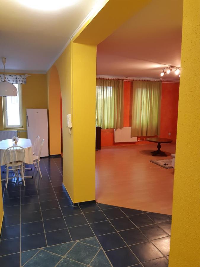 Gabor Pal 1 Apartman 1 Szoba Aparthotel Dunafoldvar Exteriör bild