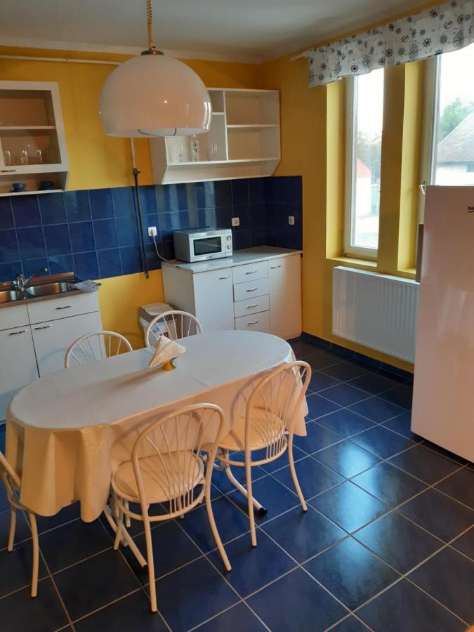 Gabor Pal 1 Apartman 1 Szoba Dunafoldvar Exteriör bild